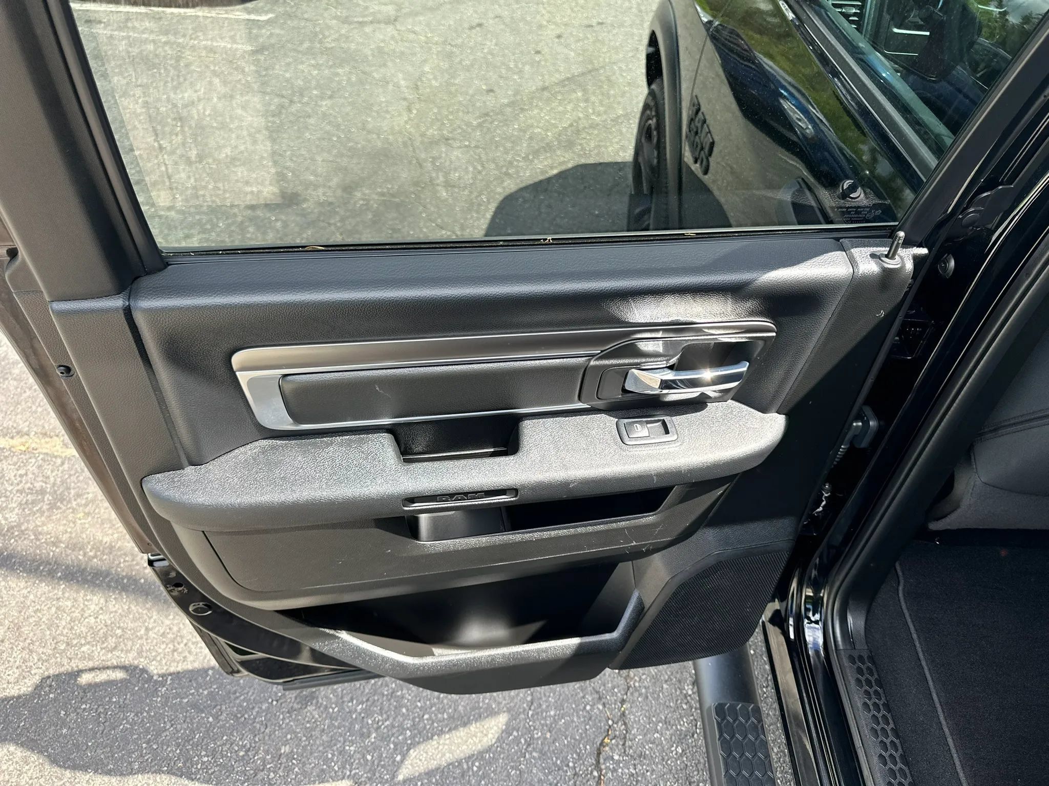 Used 2022 RAM 1500 Warlock w/ Electronics Group AWD/4WD image 34
