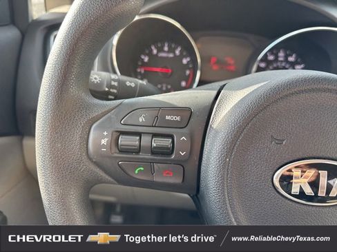 Used 2018 Kia Sedona L image 25