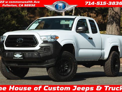 Used 2021 Toyota Tacoma SR image 1