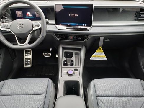 New 2026 Volkswagen Tiguan SE R-Line image 9