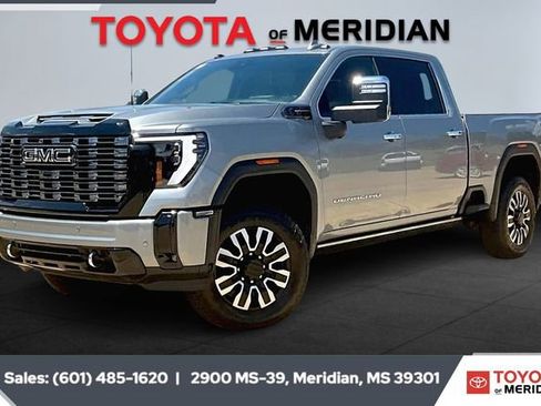 Used 2025 GMC Sierra 2500 Denali Ultimate image 10