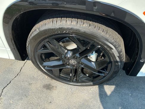 New 2026 Volkswagen Tiguan SE R-Line image 24