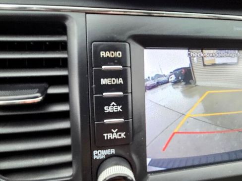 Used 2020 Kia Sedona EX image 24