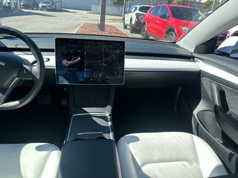 Used 2021 Tesla Model 3 Standard Range Plus image 23