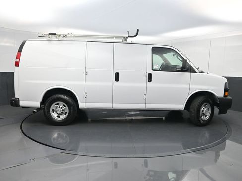 Used 2022 Chevrolet Express 2500 w/ Driver Convenience Package RWD image 37