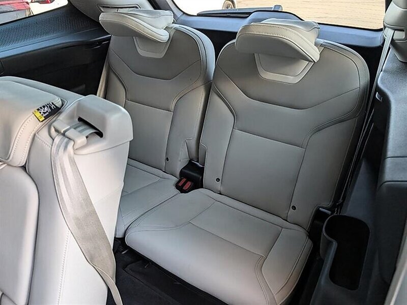 Used 2025 Volvo EX90 Ultra AWD/4WD image 28