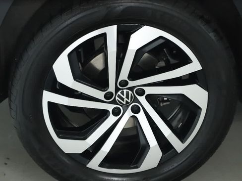 Used 2023 Volkswagen Atlas SEL AWD/4WD image 12