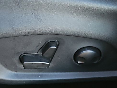 Used 2022 Jeep Compass Limited image 25