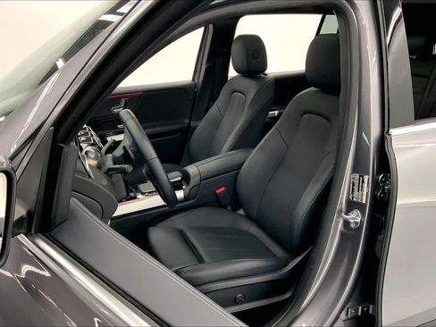Used 2023 Mercedes-Benz GLB 250 image 19