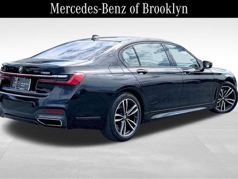 Used 2021 BMW 750i xDrive w/ M Sport Package AWD/4WD image 12