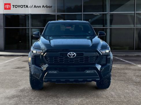 Used 2025 Toyota Tacoma TRD Off-Road image 11