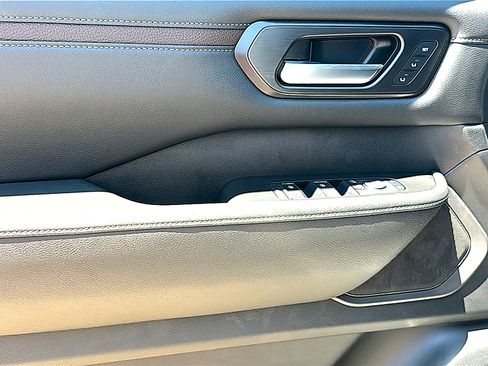 New 2026 Nissan Armada SL w/ Captain's Chari Seat Package AWD/4WD image 13