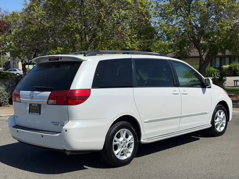 Used 2005 Toyota Sienna XLE Limited AWD/4WD image 5