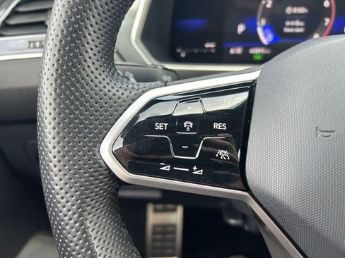 Certified 2023 Volkswagen Tiguan SE R-Line FWD image 18