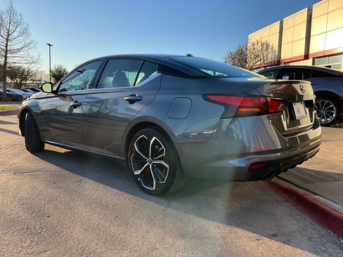 Used 2025 Nissan Altima 2.5 SR image 8