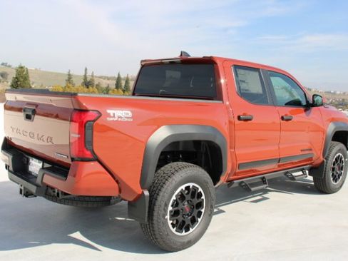 New 2025 Toyota Tacoma TRD Off-Road image 4