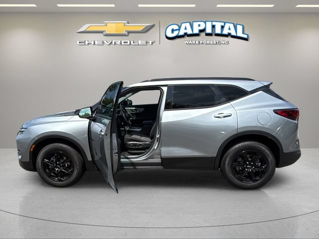 Used 2023 Chevrolet Blazer LT w/ Convenience Package FWD image 9