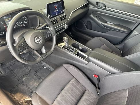 Certified 2025 Nissan Altima 2.5 S FWD image 9