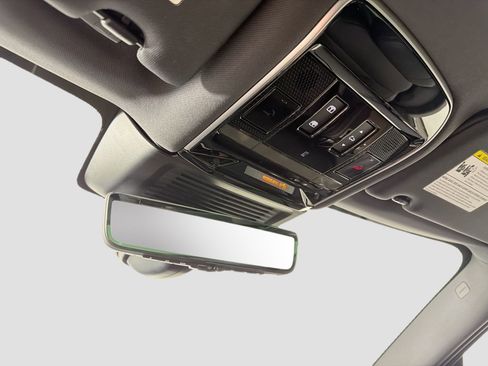 Certified 2025 Land Rover Range Rover Long Wheelbase SE image 21