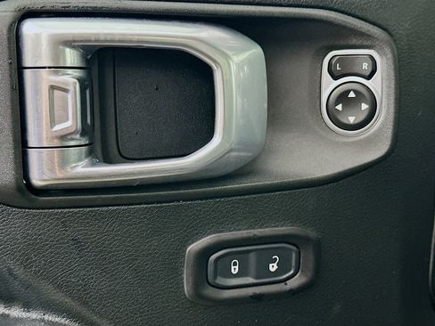 Used 2020 Jeep Wrangler Unlimited Sport S image 15