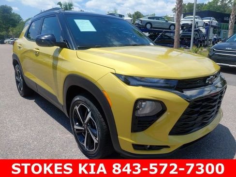 Used 2023 Chevrolet TrailBlazer RS w/ Sun and Liftgate Package AWD/4WD image 3