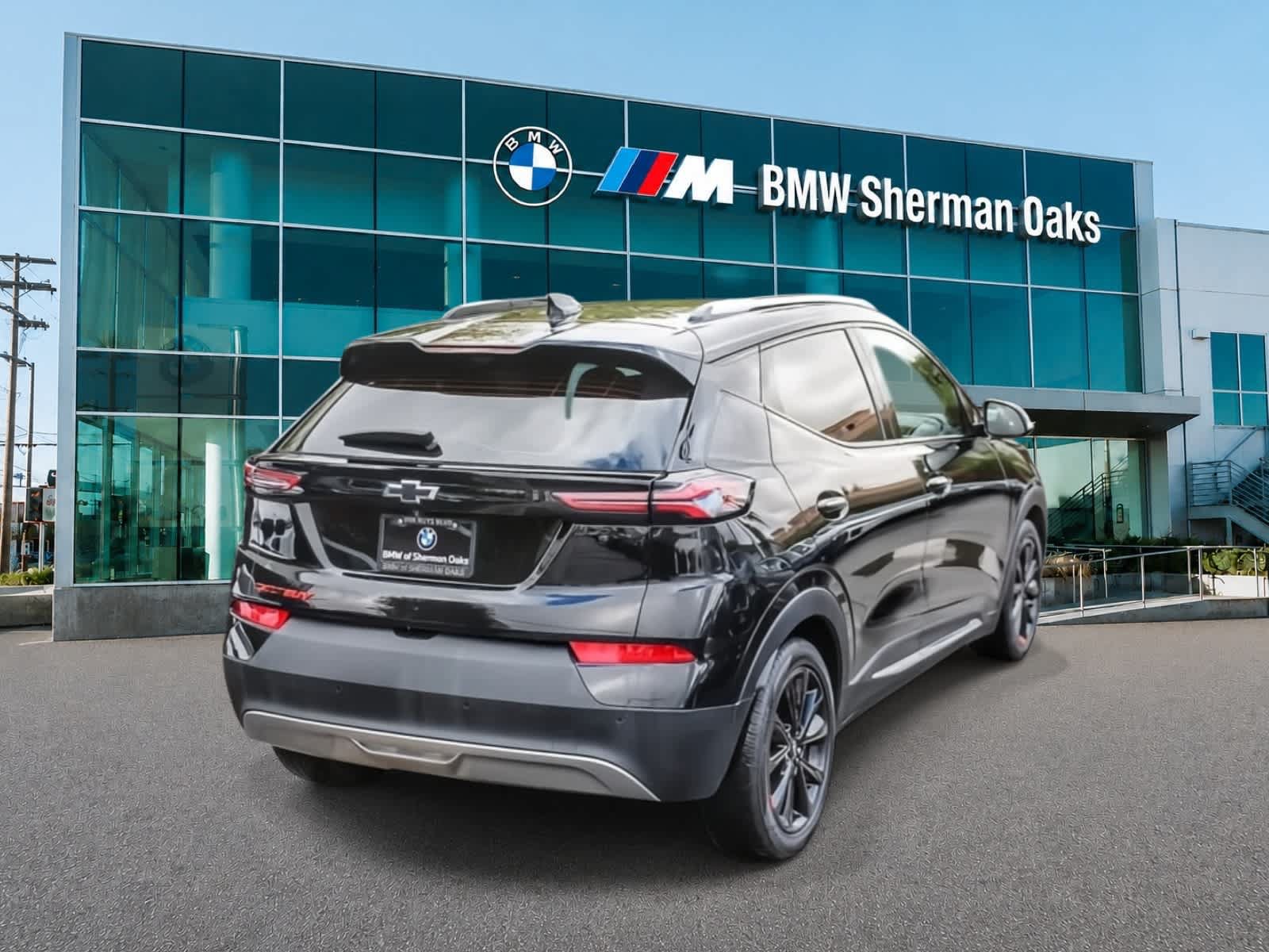 Used 2023 Chevrolet Bolt EUV Premier w/ Redline Edition FWD image 8