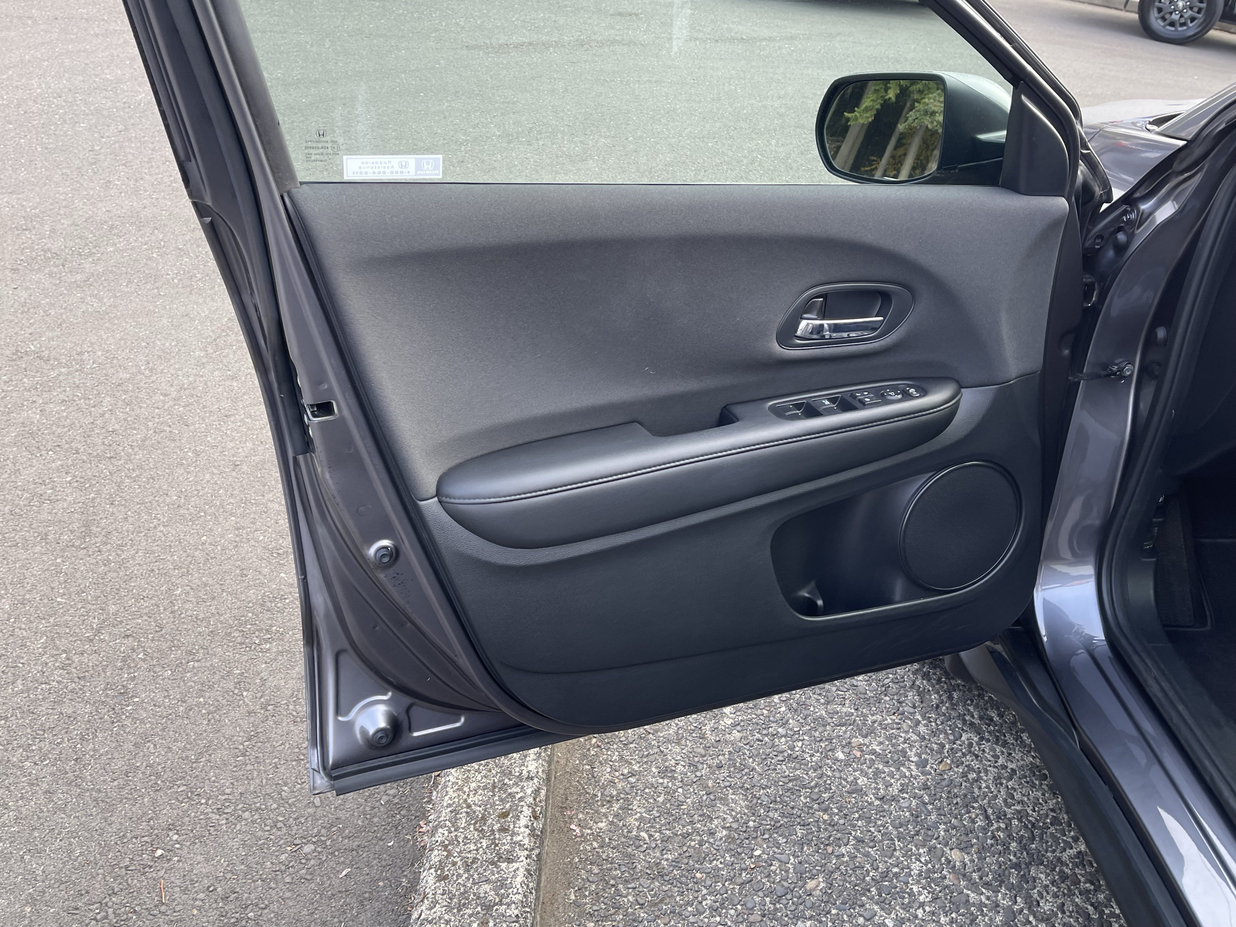 Used 2022 Honda HR-V LX image 15