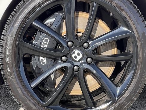 Used 2021 Bentley Continental GT image 6
