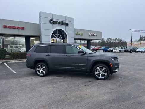 Used 2025 Jeep Grand Cherokee L Limited image 2