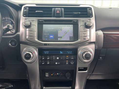 Used 2018 Toyota 4Runner Limited AWD/4WD image 38
