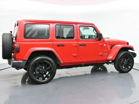 Used 2024 Jeep Wrangler Unlimited Sahara AWD/4WD image 8