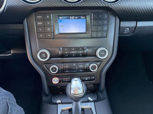 Used 2020 Ford Mustang Ecoboost image 21