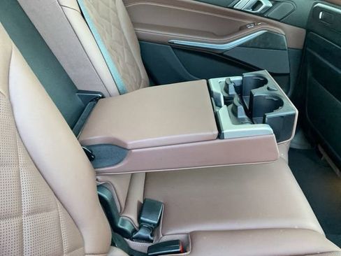 Used 2024 BMW X7 xDrive40i image 21