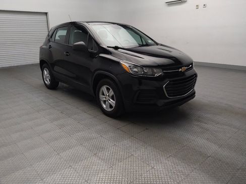 Used 2020 Chevrolet Trax LS FWD image 13