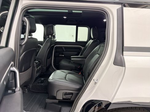 New 2026 Land Rover Defender 130 X-Dynamic SE AWD/4WD image 14