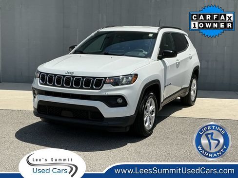 Used 2024 Jeep Compass Latitude AWD/4WD image 1