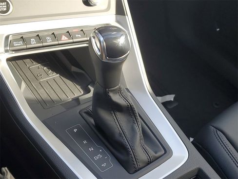 New 2025 Audi Q3 2.0T Premium image 14