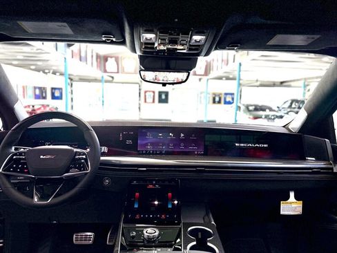 Used 2026 Cadillac Escalade V image 9