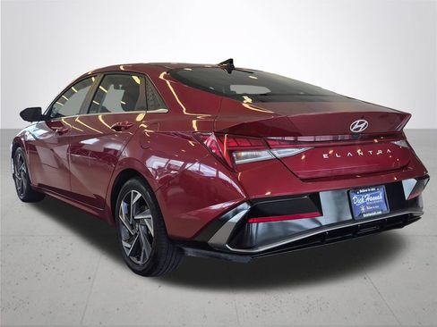 Used 2025 Hyundai Elantra SEL FWD image 10