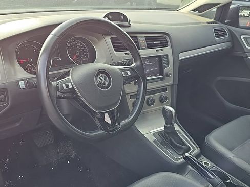 Used 2015 Volkswagen Golf TDI SE FWD image 11