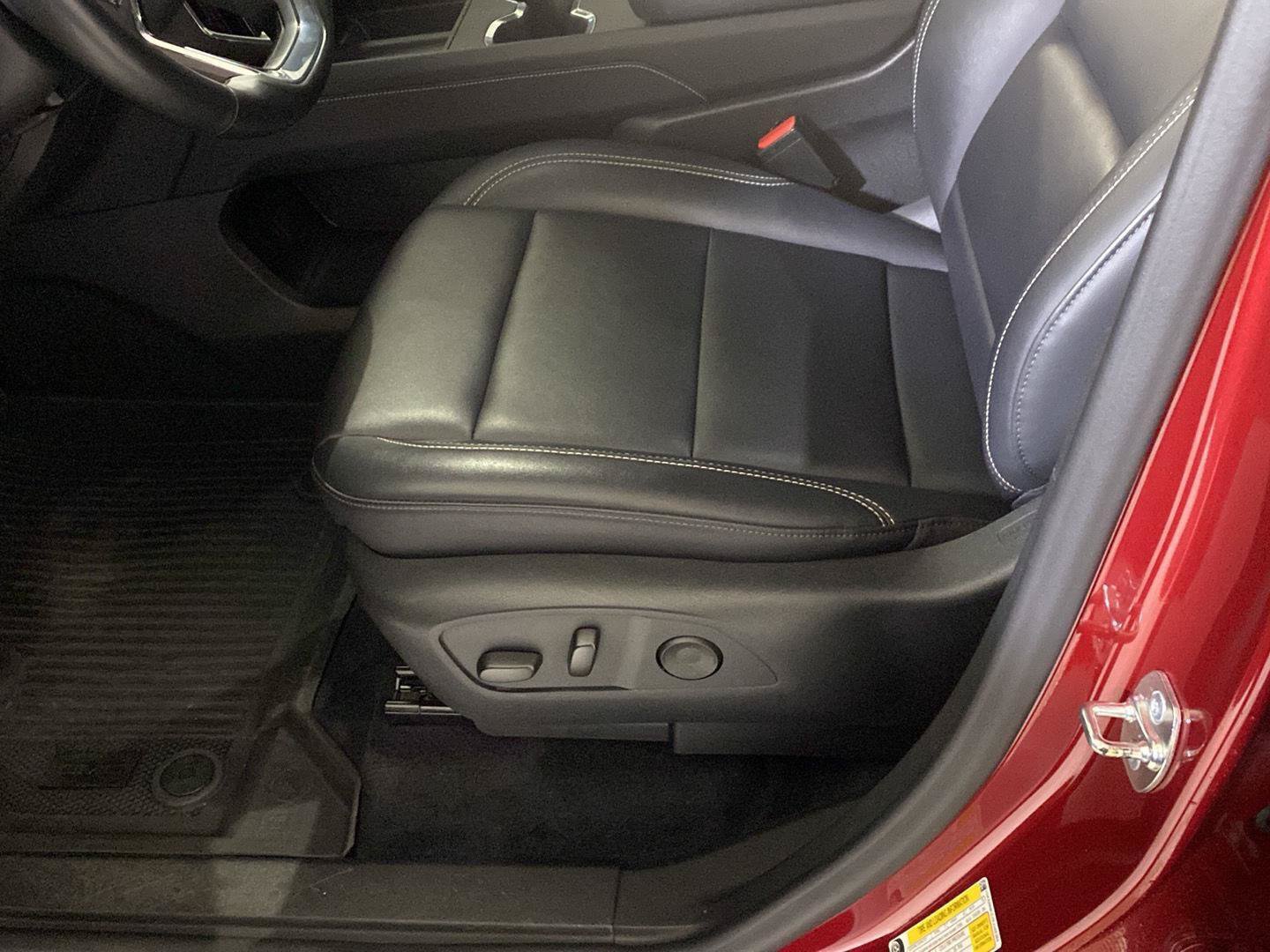 Certified 2024 GMC Acadia Elevation w/ LPO, Floor Liner Package AWD/4WD image 21
