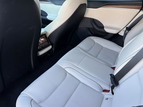 Used 2021 Tesla Model S Plaid image 11