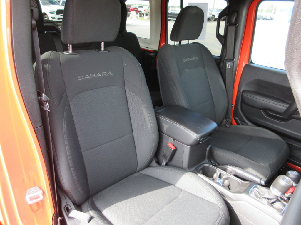 Used 2019 Jeep Wrangler Unlimited Sahara AWD/4WD image 18