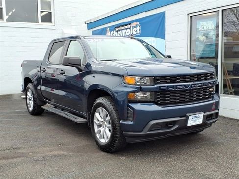 Used 2020 Chevrolet Silverado 1500 Custom w/ Custom Value Package image 1