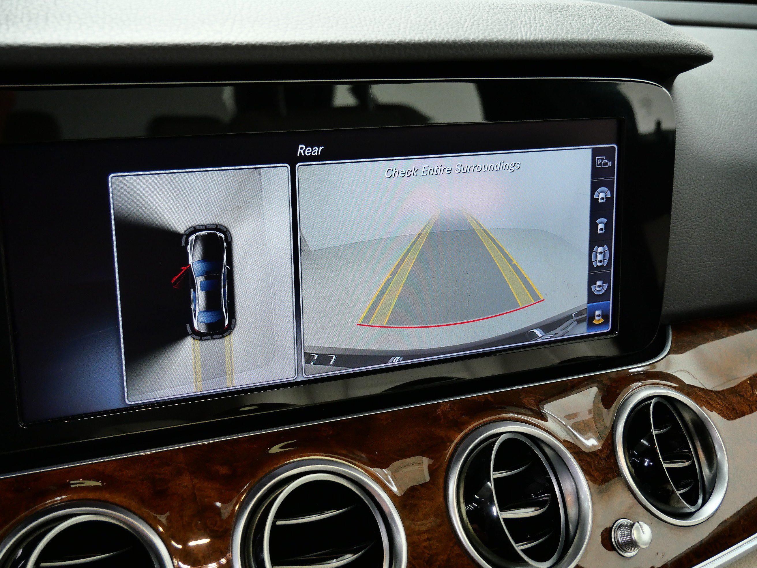 Used 2018 Mercedes-Benz E 400 4MATIC Sedan image 29