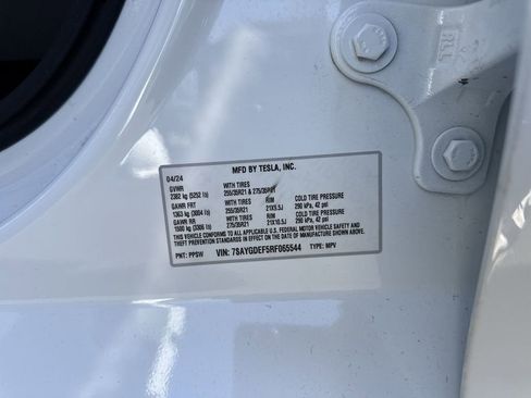 Used 2024 Tesla Model Y Performance AWD/4WD image 39