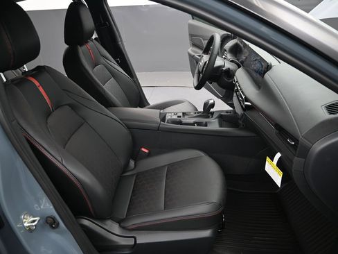 New 2026 Nissan Sentra SR FWD image 24