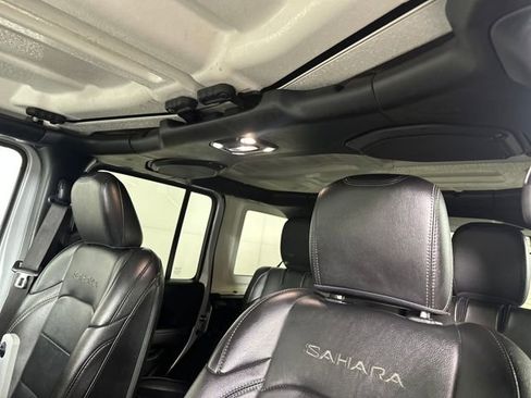 Used 2023 Jeep Wrangler Unlimited Sahara w/ Cold Weather Group image 11