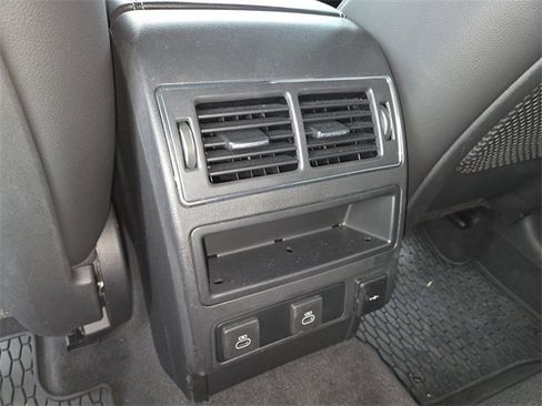 Used 2024 Jaguar F-PACE R-Dynamic S image 13