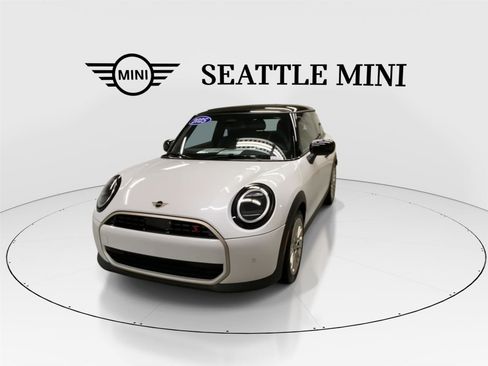 Certified 2025 MINI Cooper S image 4